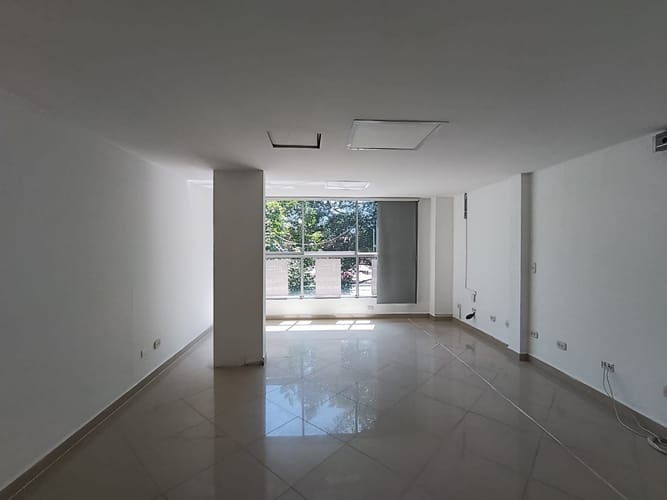 Oficina en arriendo en Laureles, Medellín, 400 m² · foto 3 de 10