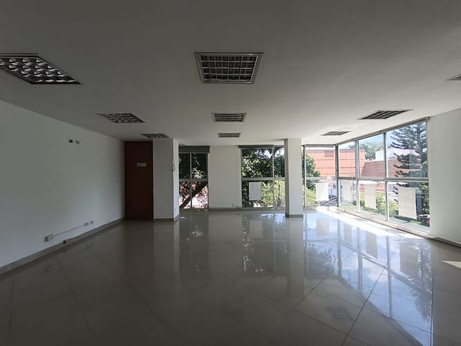 Oficina en arriendo en Laureles, Medellín, 400 m² · foto 6 de 10