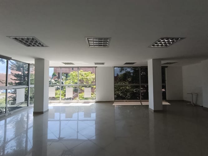 Oficina en arriendo en Laureles, Medellín, 400 m² · foto 7 de 10