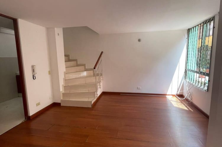 Casa de 3 alcobas en venta en Hipotecho Occidental, Bogotá, 80 m² · foto 2 de 15