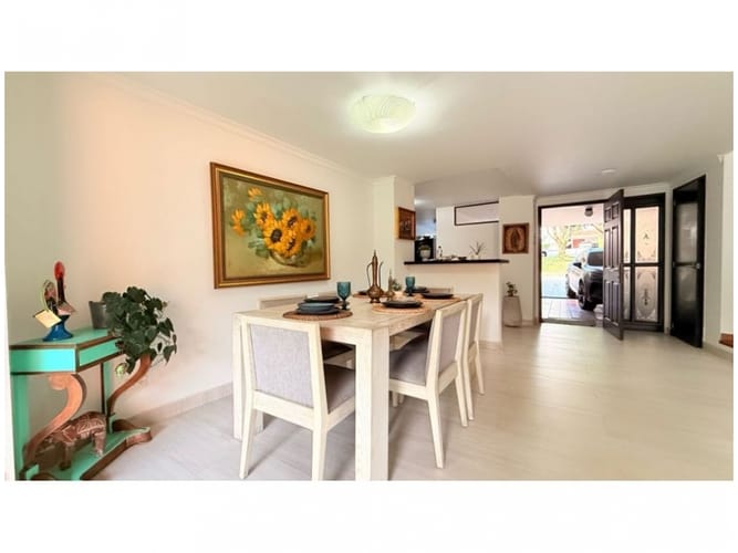 Casa de 3 alcobas en venta en Loma Del Chocho, Envigado, 220 m² · foto 7 de 24