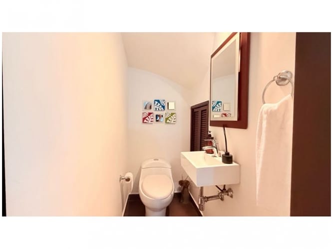 Casa de 3 alcobas en venta en Loma Del Chocho, Envigado, 220 m² · foto 11 de 24