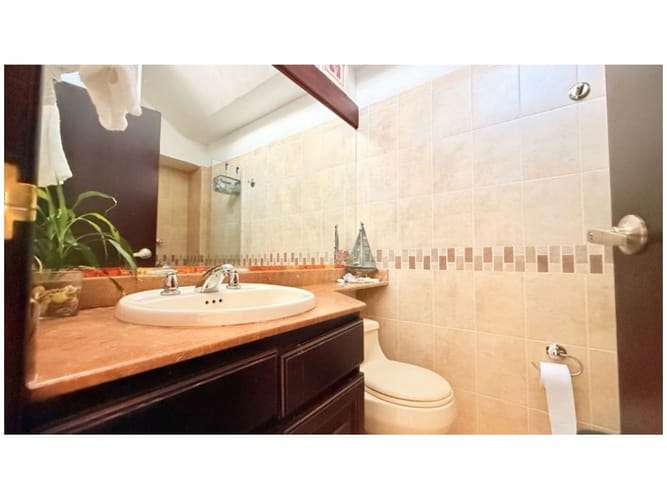 Casa de 3 alcobas en venta en Loma Del Chocho, Envigado, 220 m² · foto 17 de 24