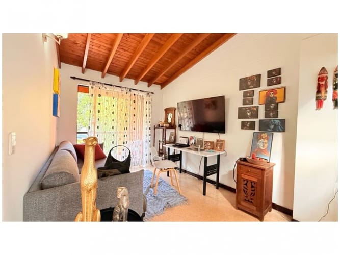 Casa de 3 alcobas en venta en Loma Del Chocho, Envigado, 220 m² · foto 22 de 24