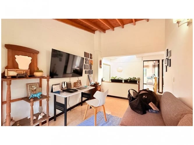 Casa de 3 alcobas en venta en Loma Del Chocho, Envigado, 220 m² · foto 23 de 24