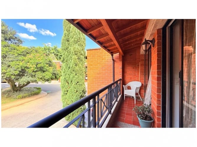 Casa de 3 alcobas en venta en Loma Del Chocho, Envigado, 220 m² · foto 24 de 24