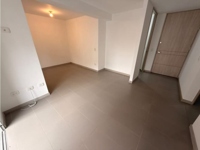 Apartamento de 2 alcobas en arriendo en Loma De Los Bernal, Medellín, 70 m² · foto 7 de 14