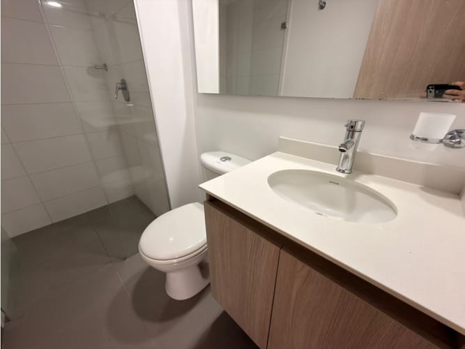 Apartamento de 2 alcobas en arriendo en Loma De Los Bernal, Medellín, 70 m² · foto 8 de 14