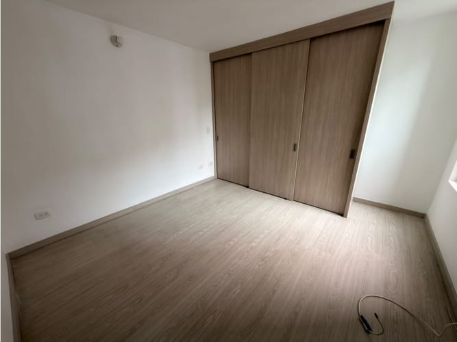 Apartamento de 2 alcobas en arriendo en Loma De Los Bernal, Medellín, 70 m² · foto 11 de 14