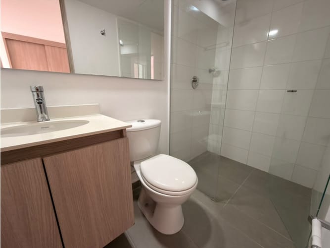 Apartamento de 2 alcobas en arriendo en Loma De Los Bernal, Medellín, 70 m² · foto 13 de 14