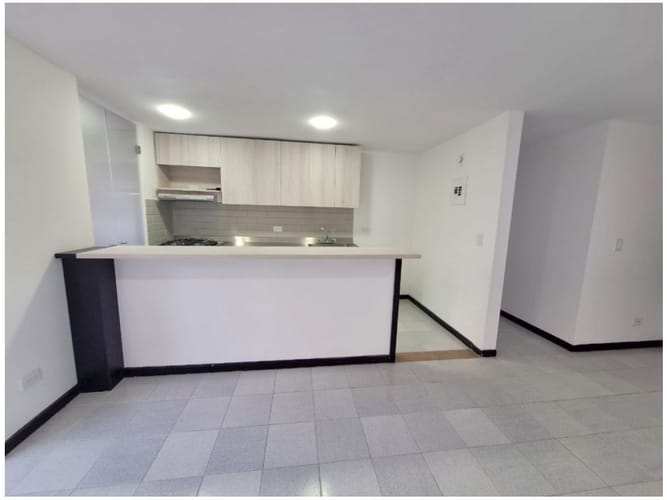 Apartamento de 3 alcobas en venta en Loma De San Julian, Medellín, 90 m² · foto 2 de 21