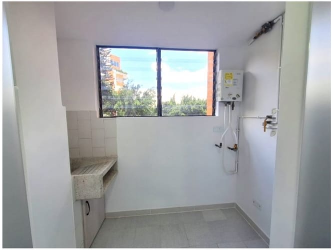 Apartamento de 3 alcobas en venta en Loma De San Julian, Medellín, 90 m² · foto 5 de 21
