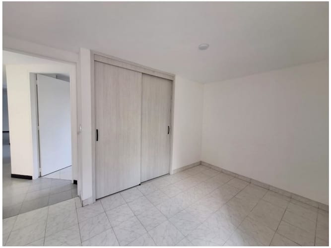 Apartamento de 3 alcobas en venta en Loma De San Julian, Medellín, 90 m² · foto 15 de 21