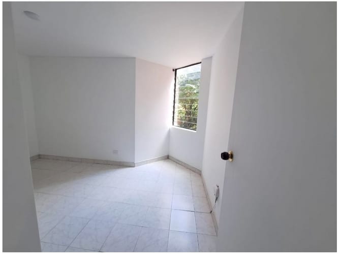 Apartamento de 3 alcobas en venta en Loma De San Julian, Medellín, 90 m² · foto 16 de 21