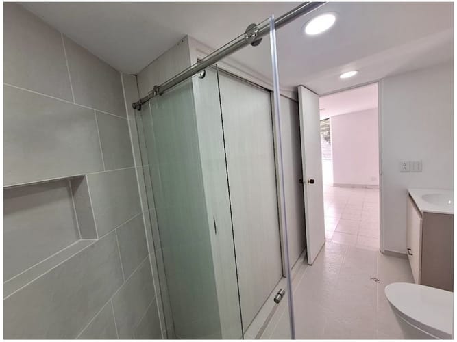 Apartamento de 3 alcobas en venta en Loma De San Julian, Medellín, 90 m² · foto 20 de 21