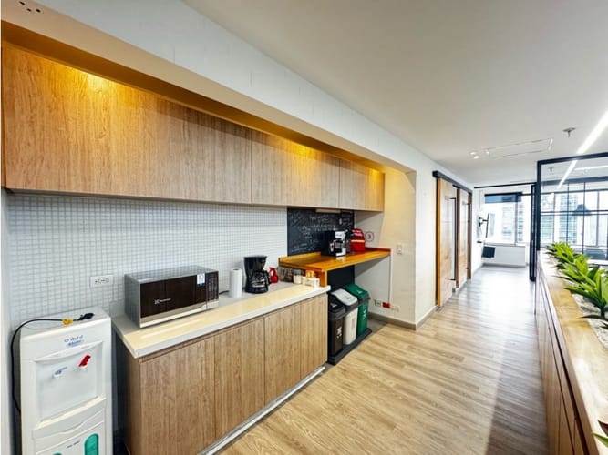 Oficina en venta en Castropol, Medellín, 134 m² · foto 4 de 11