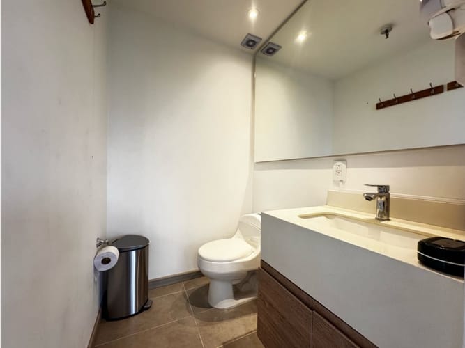 Oficina en venta en Castropol, Medellín, 134 m² · foto 7 de 11