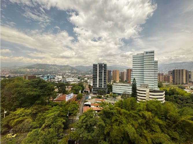 Oficina en venta en Castropol, Medellín, 134 m² · foto 10 de 11