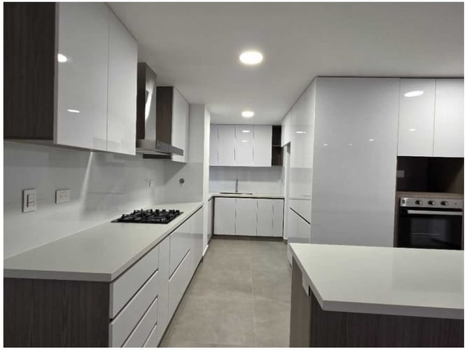 Apartamento de 3 alcobas en venta en Otraparte, Envigado, 137 m² · foto 3 de 13