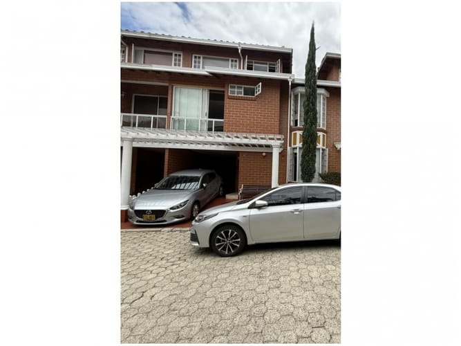 Casa de 4 alcobas en venta en Las Lomas No.2, Medellín, 165 m² · foto 3 de 23