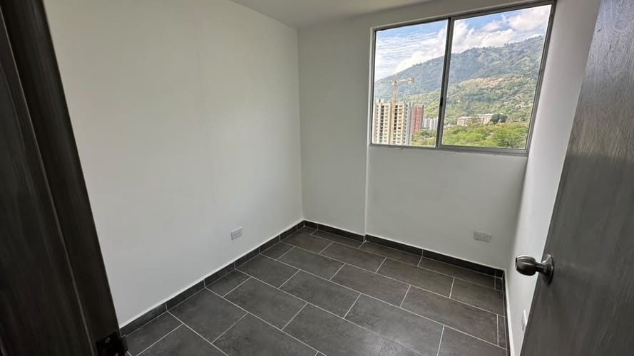 Apartamento de 3 alcobas en arriendo en San Gabriel, Bello, 48 m² · foto 4 de 12