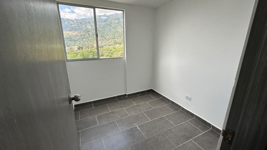 Apartamento de 3 alcobas en arriendo en San Gabriel, Bello, 48 m² · foto 6 de 12