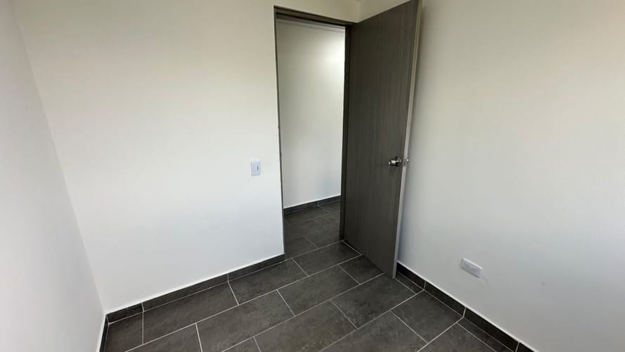 Apartamento de 3 alcobas en arriendo en San Gabriel, Bello, 48 m² · foto 7 de 12