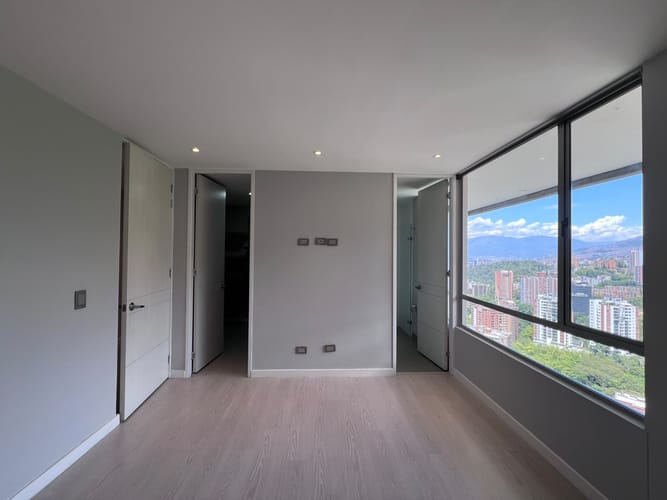 Apartamento de 2 alcobas en venta en El Poblado, Medellín, 80 m² · foto 8 de 16