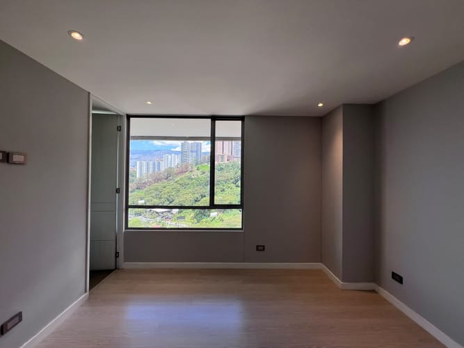 Apartamento de 2 alcobas en venta en El Poblado, Medellín, 80 m² · foto 9 de 16