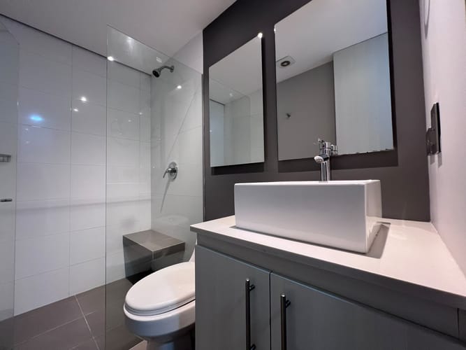 Apartamento de 2 alcobas en venta en El Poblado, Medellín, 80 m² · foto 16 de 16