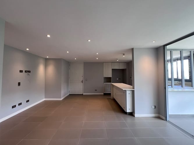 Apartamento de 2 alcobas en venta en El Poblado, Medellín, 80 m² · foto 6 de 16