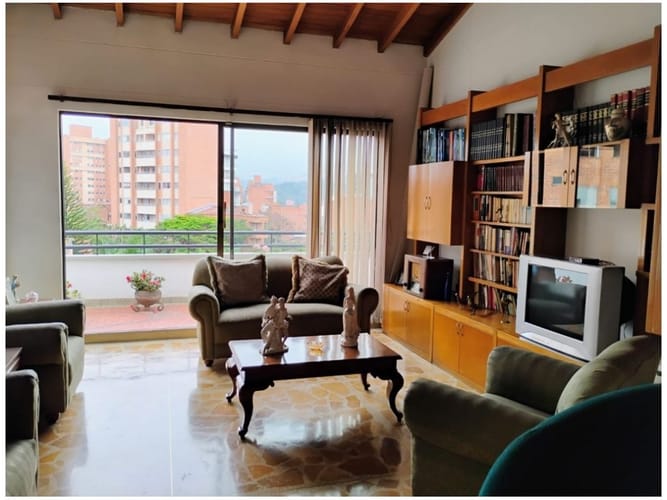 Apartamento de 5 alcobas en venta en Santa Teresita, Medellín, 265 m² · foto 3 de 13