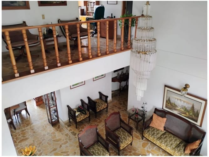 Apartamento de 5 alcobas en venta en Santa Teresita, Medellín, 265 m² · foto 4 de 13