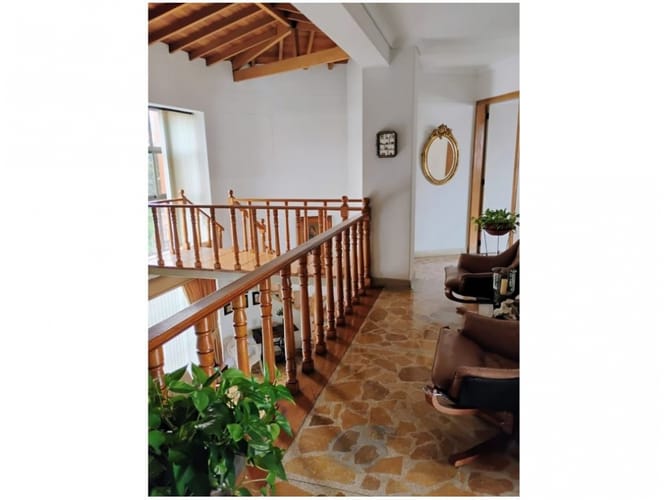 Apartamento de 5 alcobas en venta en Santa Teresita, Medellín, 265 m² · foto 7 de 13