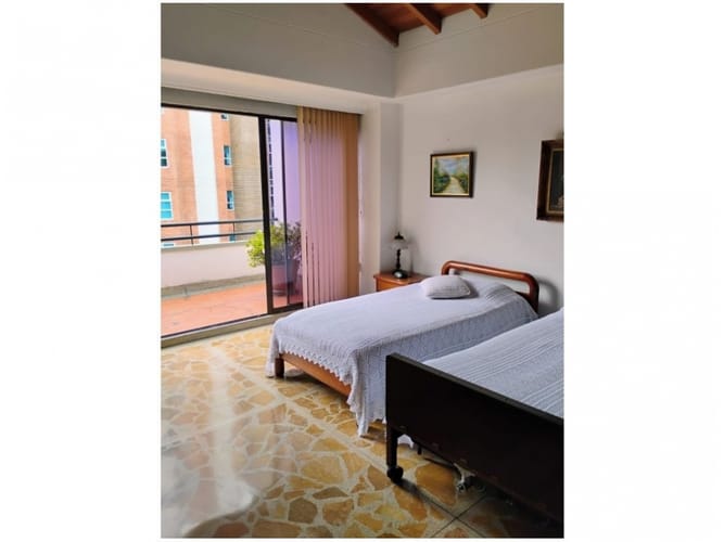 Apartamento de 5 alcobas en venta en Santa Teresita, Medellín, 265 m² · foto 8 de 13