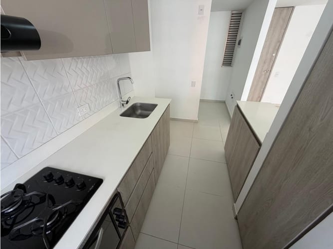Apartamento de 3 alcobas en arriendo en Los Colores, Medellín, 85 m² · foto 5 de 15