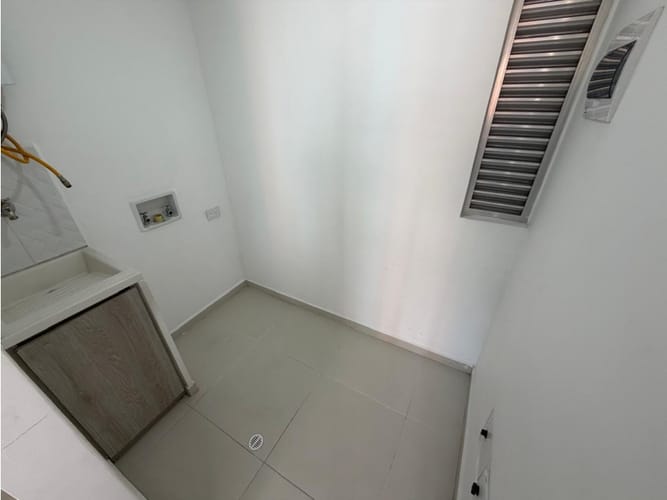 Apartamento de 3 alcobas en arriendo en Los Colores, Medellín, 85 m² · foto 6 de 15
