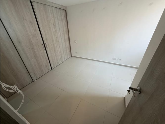 Apartamento de 3 alcobas en arriendo en Los Colores, Medellín, 85 m² · foto 7 de 15