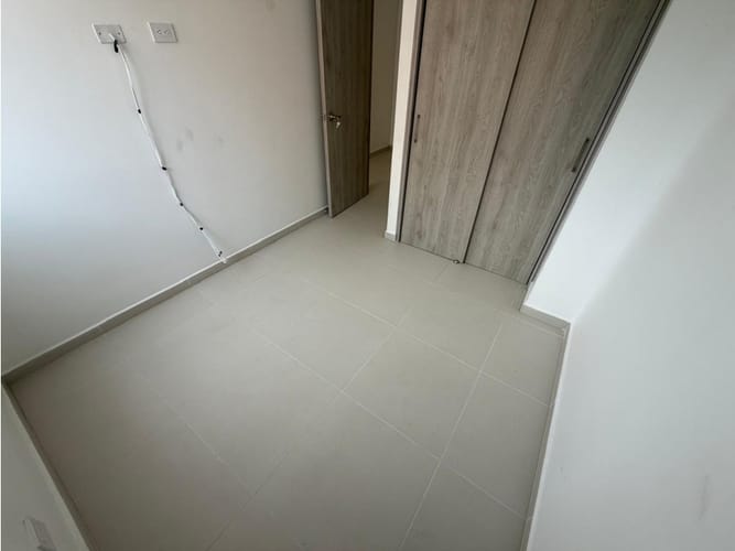 Apartamento de 3 alcobas en arriendo en Los Colores, Medellín, 85 m² · foto 12 de 15