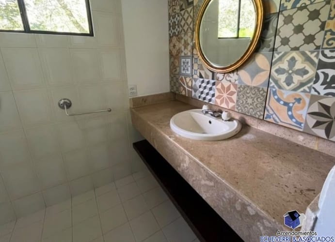 Casa de 4 alcobas en arriendo en El Tesoro, Medellín, 280 m² · foto 3 de 24