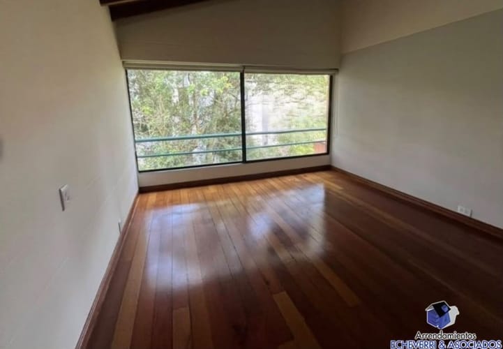 Casa de 4 alcobas en arriendo en El Tesoro, Medellín, 280 m² · foto 7 de 24