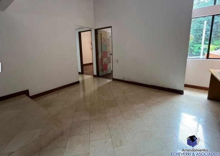 Casa de 4 alcobas en arriendo en El Tesoro, Medellín, 280 m² · foto 16 de 24