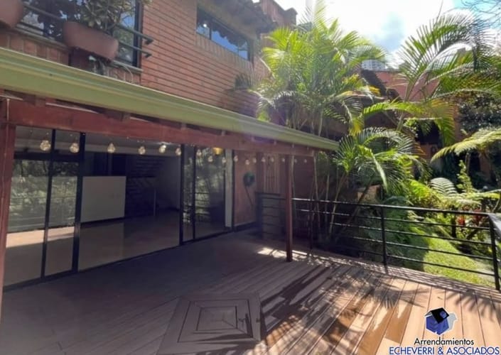 Casa de 4 alcobas en arriendo en El Tesoro, Medellín, 280 m² · foto 17 de 24