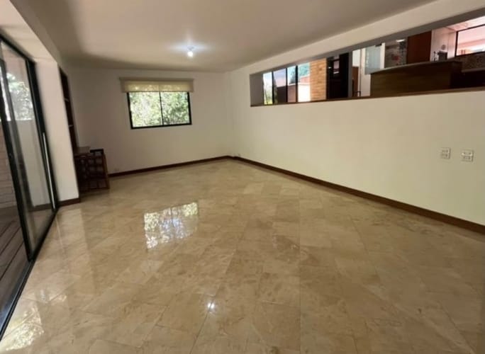 Casa de 4 alcobas en arriendo en El Tesoro, Medellín, 280 m² · foto 20 de 24