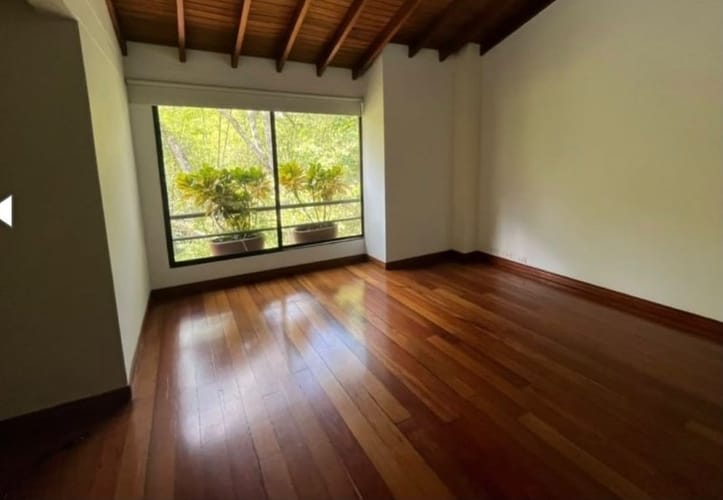 Casa de 4 alcobas en arriendo en El Tesoro, Medellín, 280 m² · foto 21 de 24