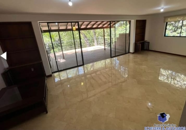Casa de 4 alcobas en arriendo en El Tesoro, Medellín, 280 m² · foto 22 de 24