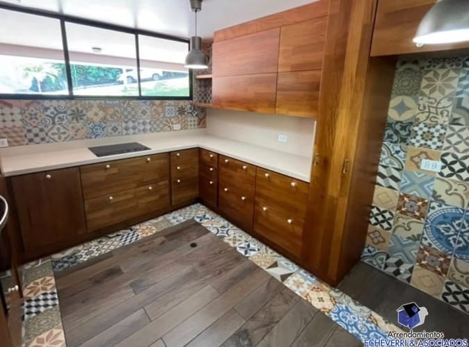 Casa de 4 alcobas en arriendo en El Tesoro, Medellín, 280 m² · foto 24 de 24