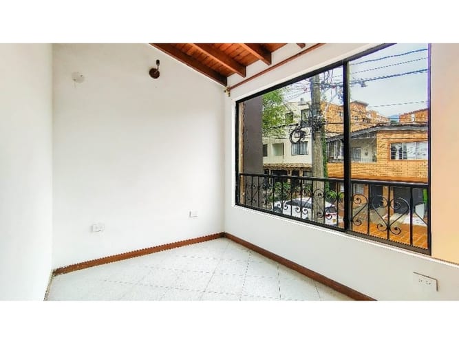 Apartamento de 2 alcobas en arriendo en Cristobal, Medellín, 54 m² · foto 4 de 8