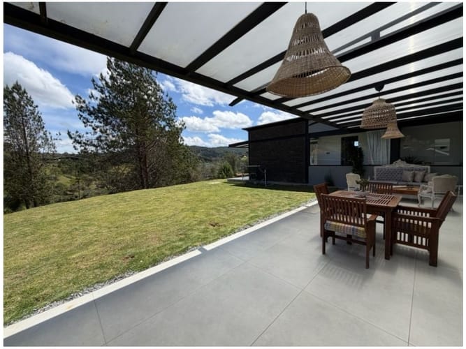 Casa de 3 alcobas en venta en Escobero, Envigado, 1577 m² · foto 6 de 24