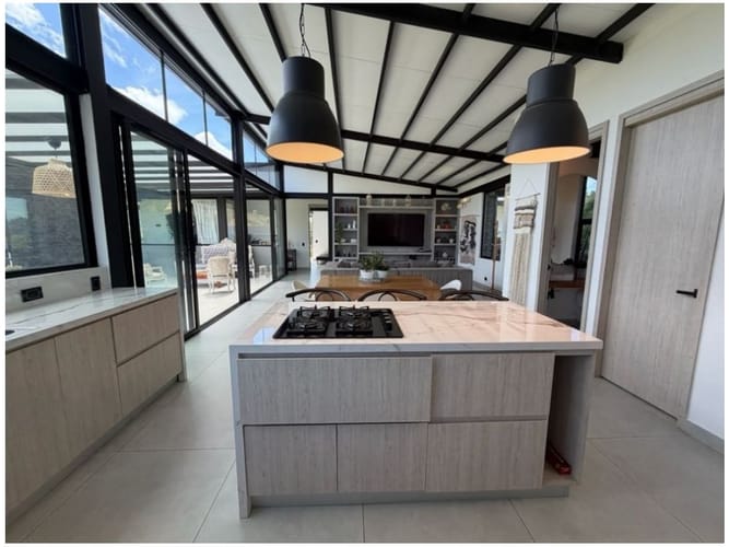 Casa de 3 alcobas en venta en Escobero, Envigado, 1577 m² · foto 8 de 24